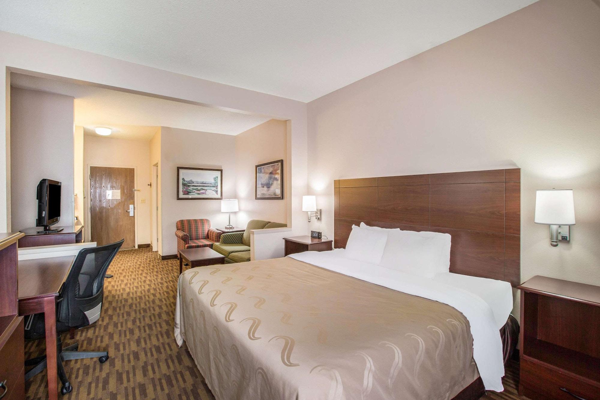 Quality Inn & Suites Lawrence - University Area Екстер'єр фото