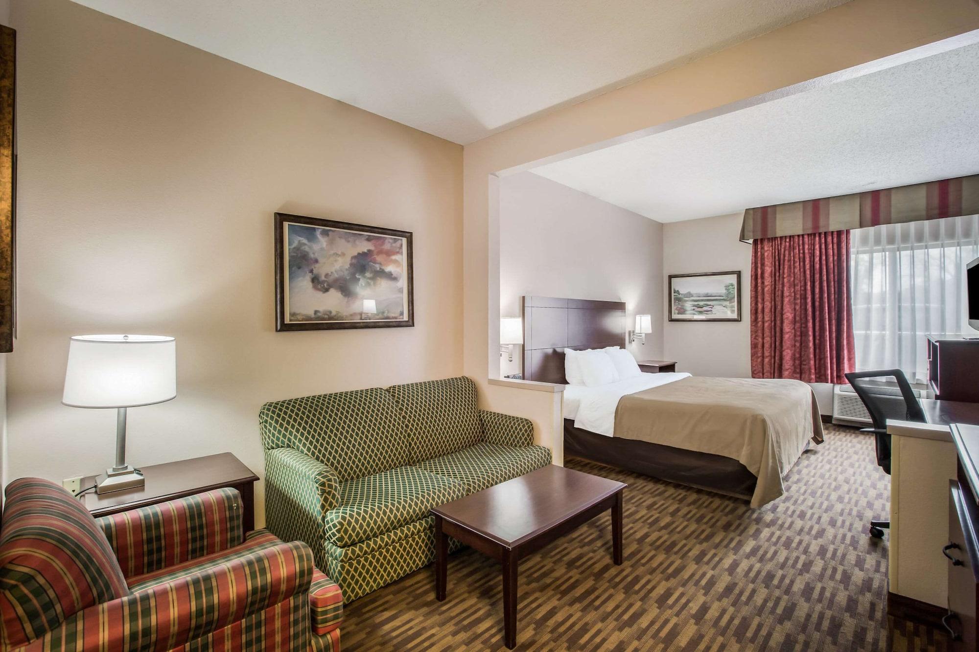 Quality Inn & Suites Lawrence - University Area Екстер'єр фото