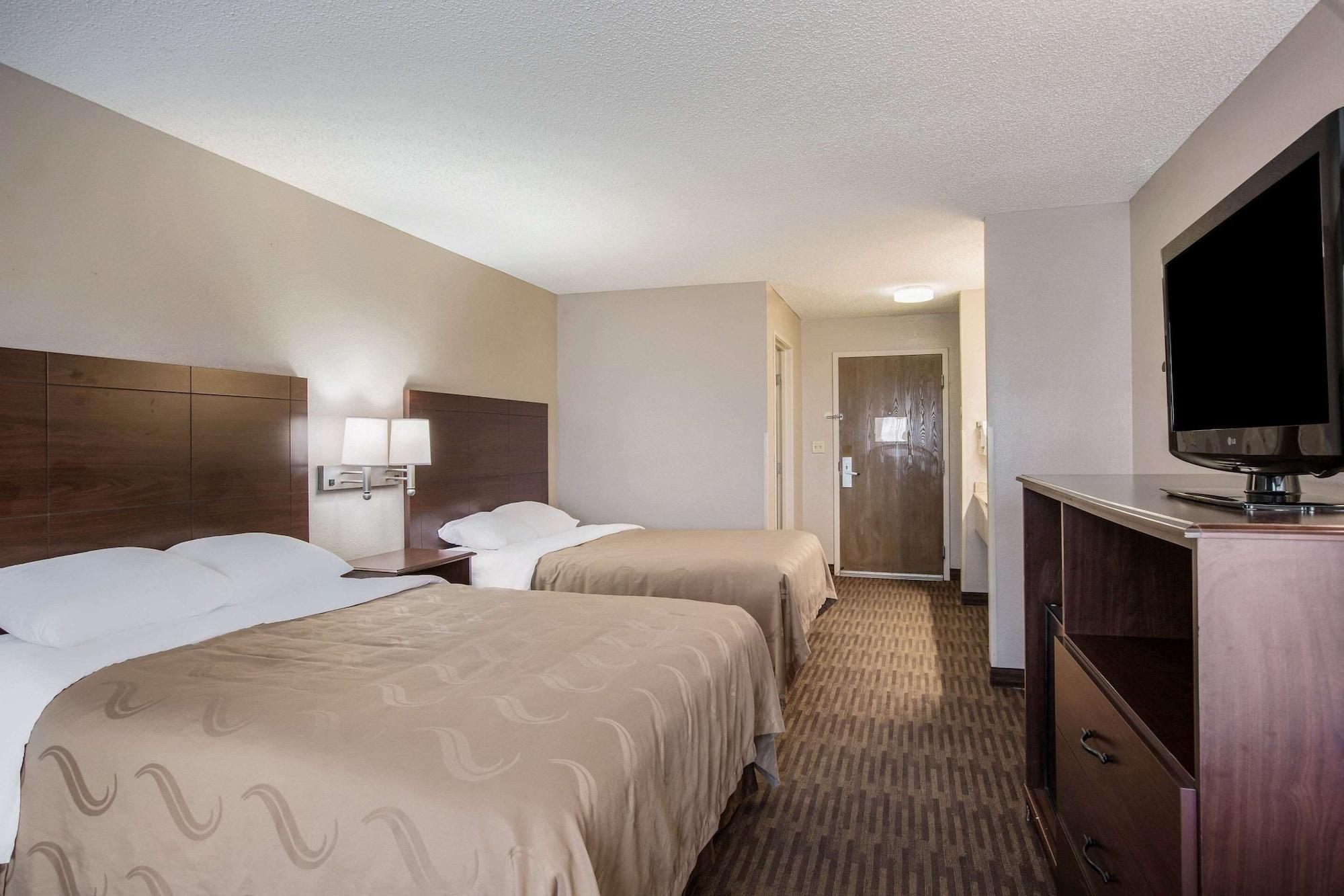 Quality Inn & Suites Lawrence - University Area Екстер'єр фото