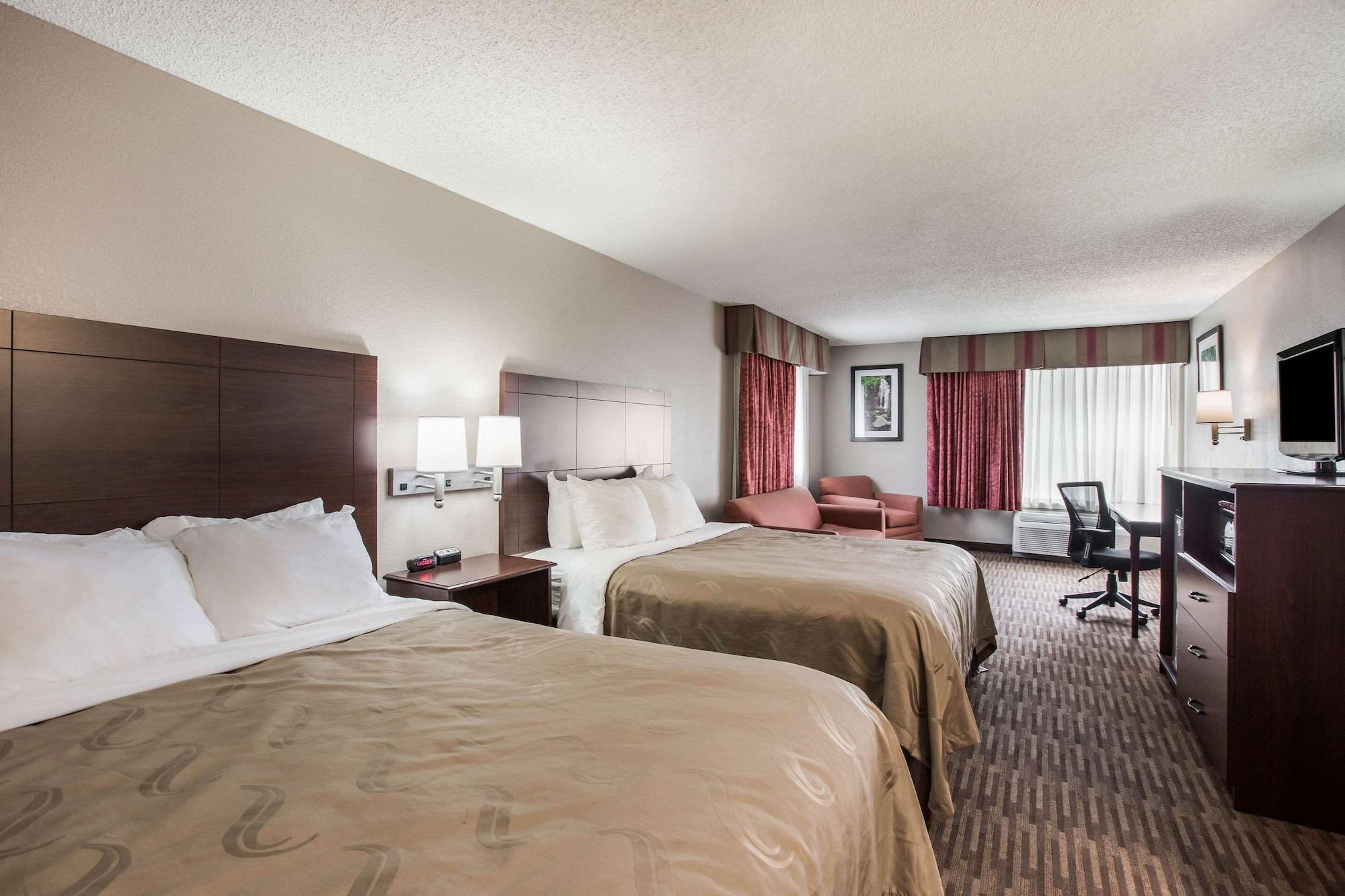 Quality Inn & Suites Lawrence - University Area Екстер'єр фото