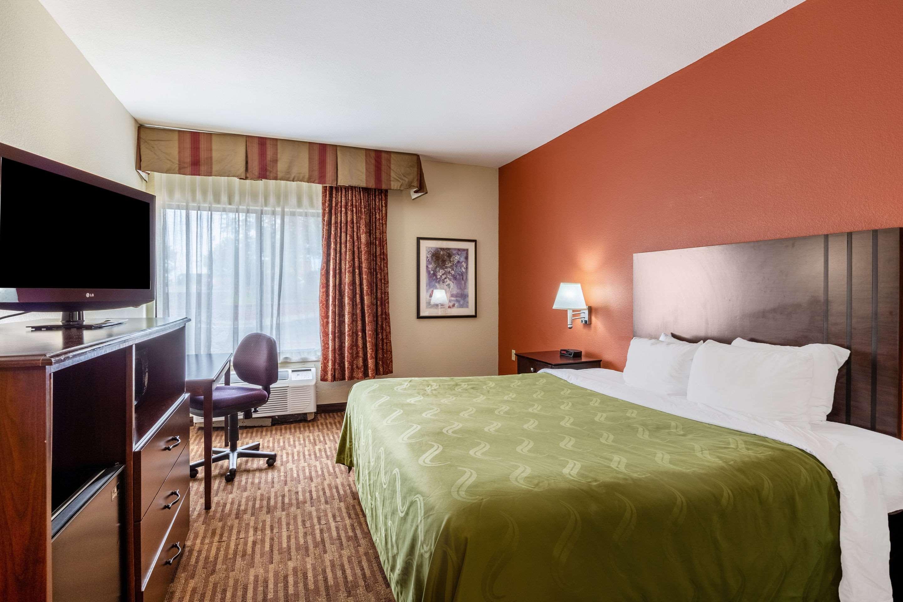 Quality Inn & Suites Lawrence - University Area Екстер'єр фото