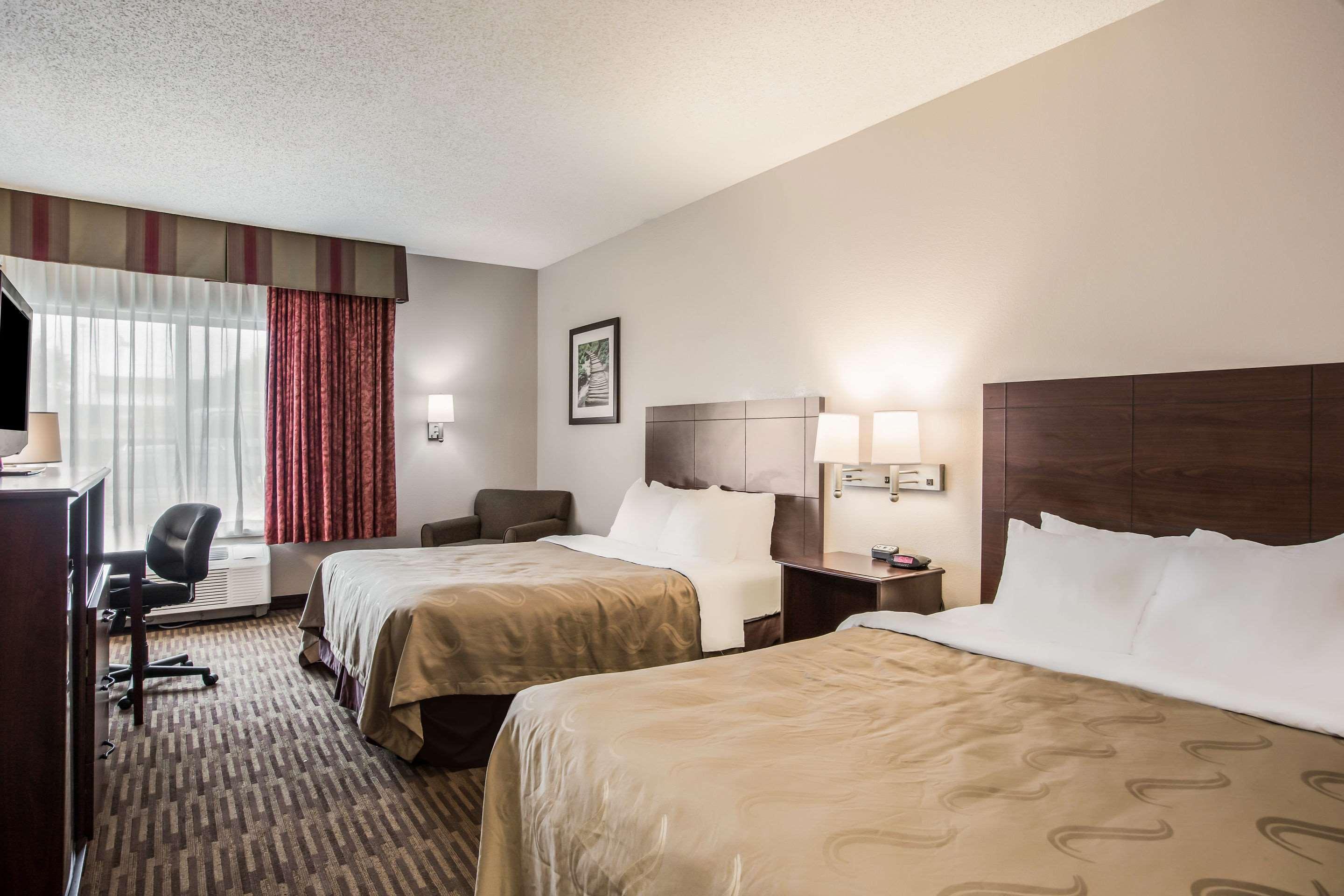 Quality Inn & Suites Lawrence - University Area Екстер'єр фото