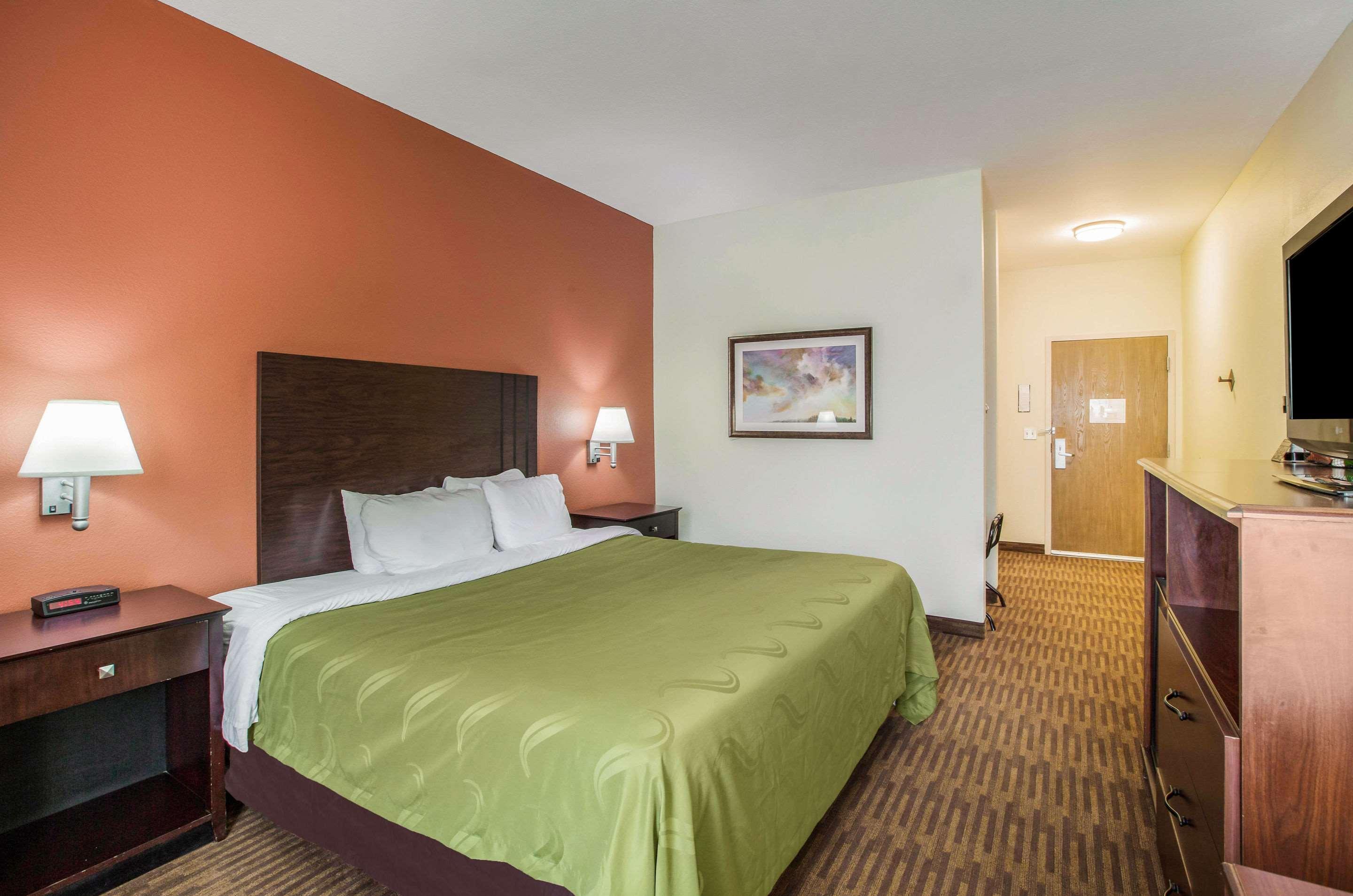 Quality Inn & Suites Lawrence - University Area Екстер'єр фото