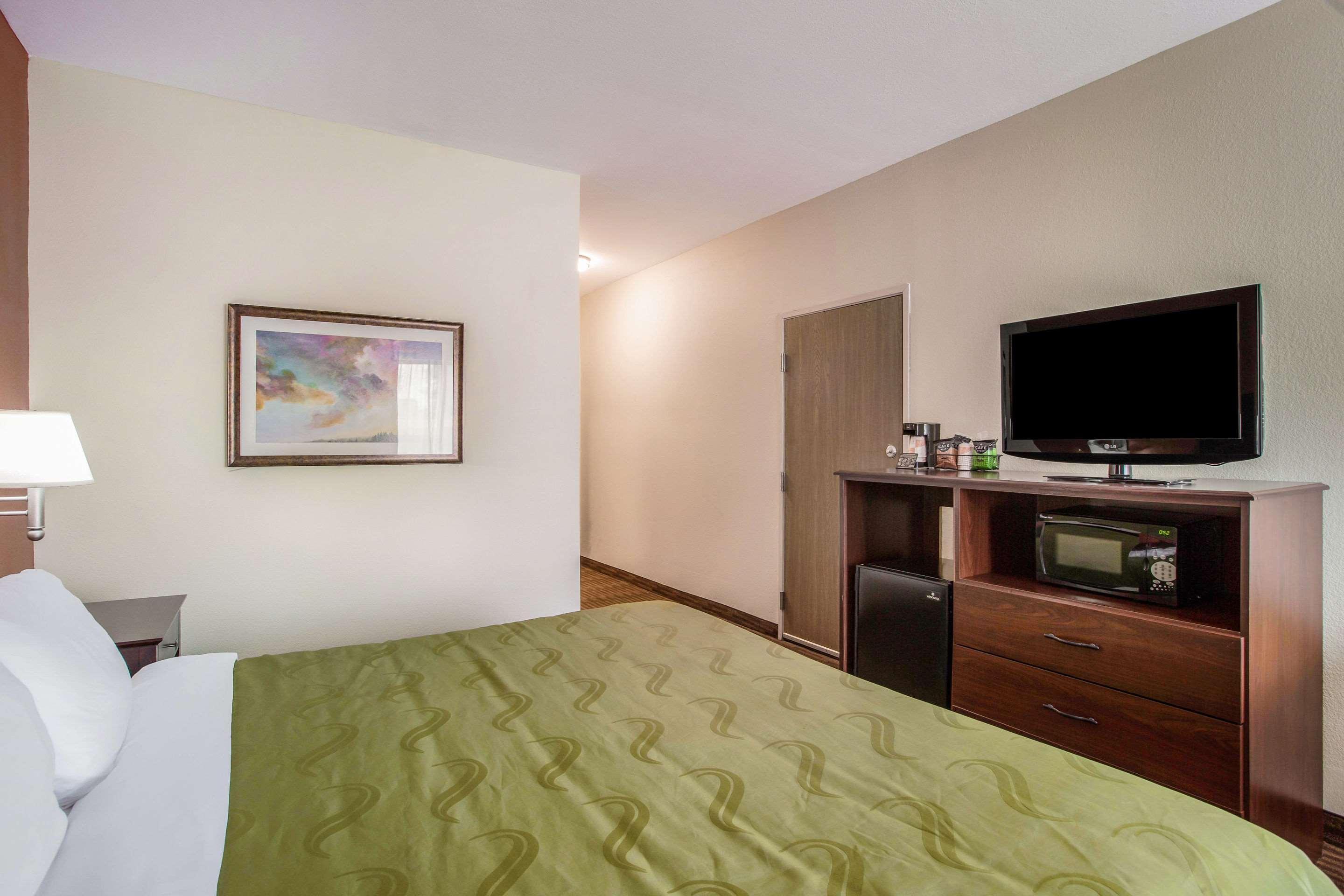 Quality Inn & Suites Lawrence - University Area Екстер'єр фото