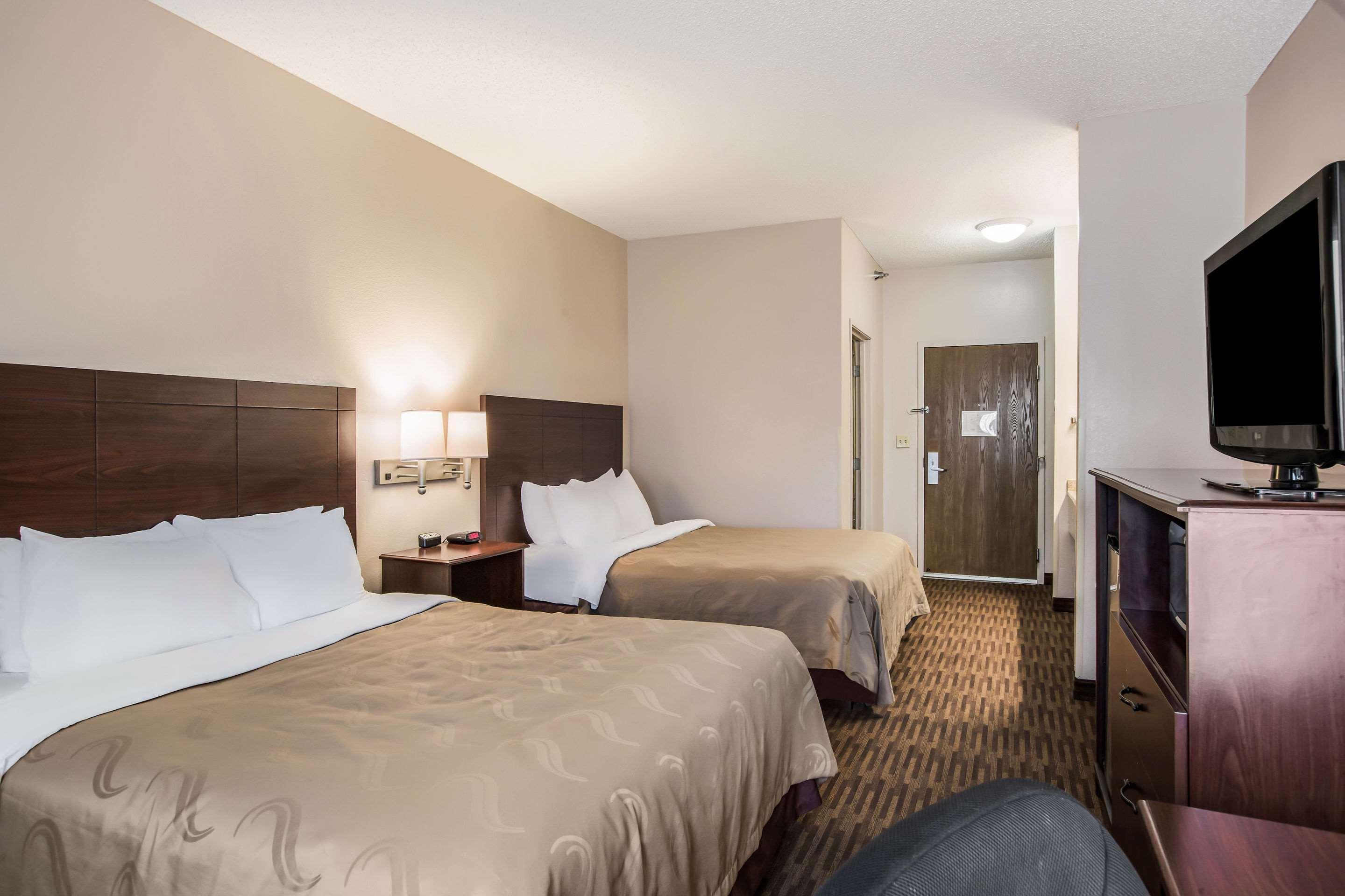 Quality Inn & Suites Lawrence - University Area Екстер'єр фото