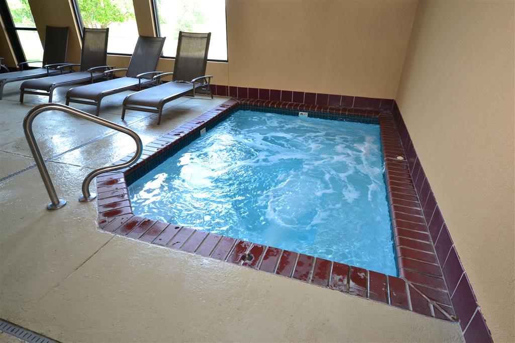 Quality Inn & Suites Lawrence - University Area Екстер'єр фото
