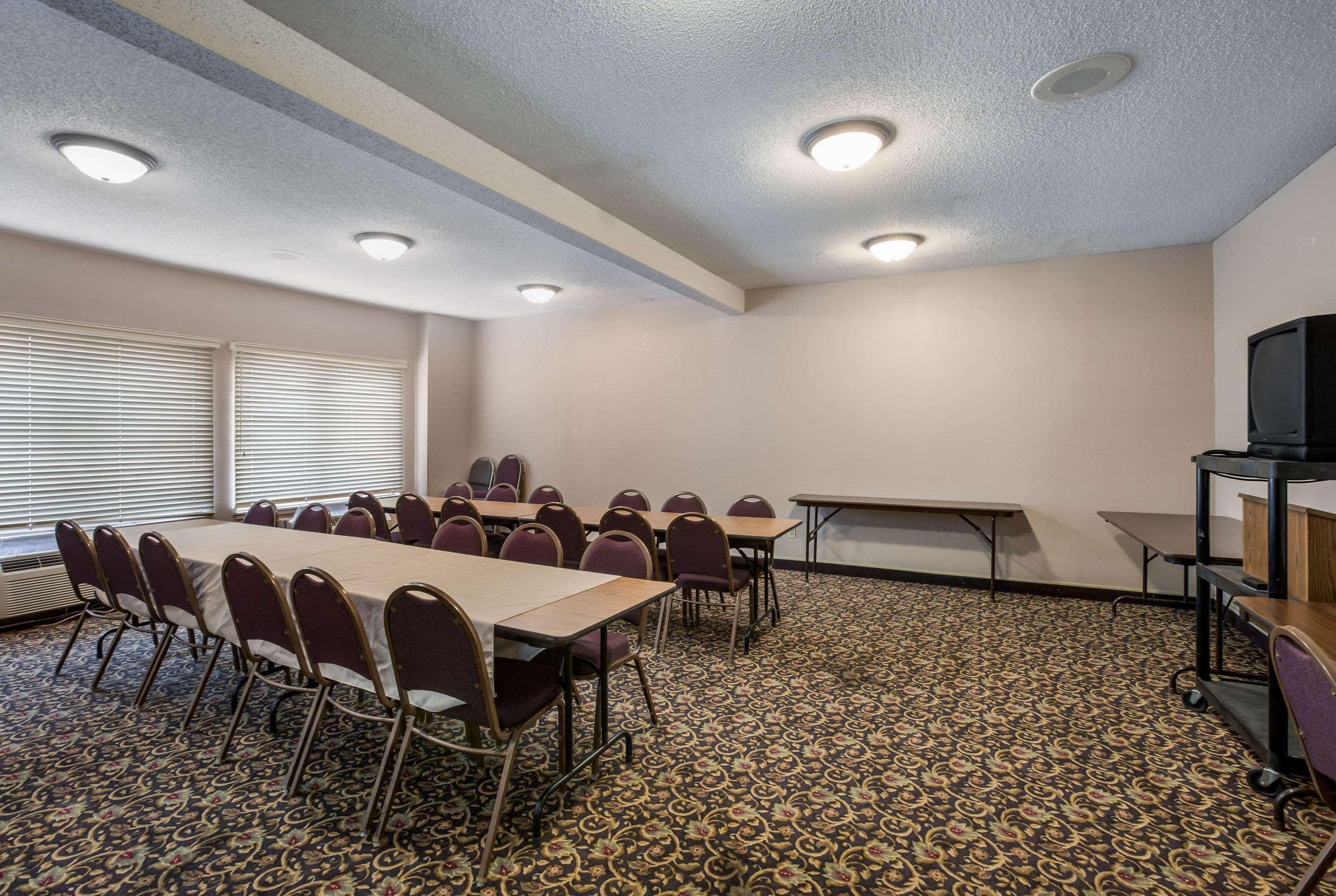 Quality Inn & Suites Lawrence - University Area Екстер'єр фото