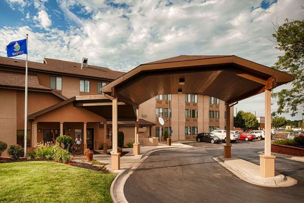 Quality Inn & Suites Lawrence - University Area Екстер'єр фото
