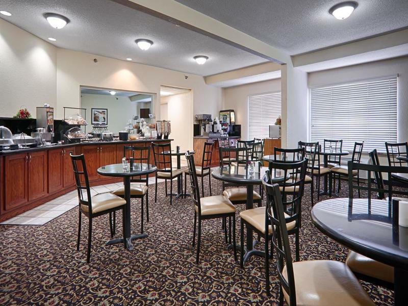 Quality Inn & Suites Lawrence - University Area Екстер'єр фото