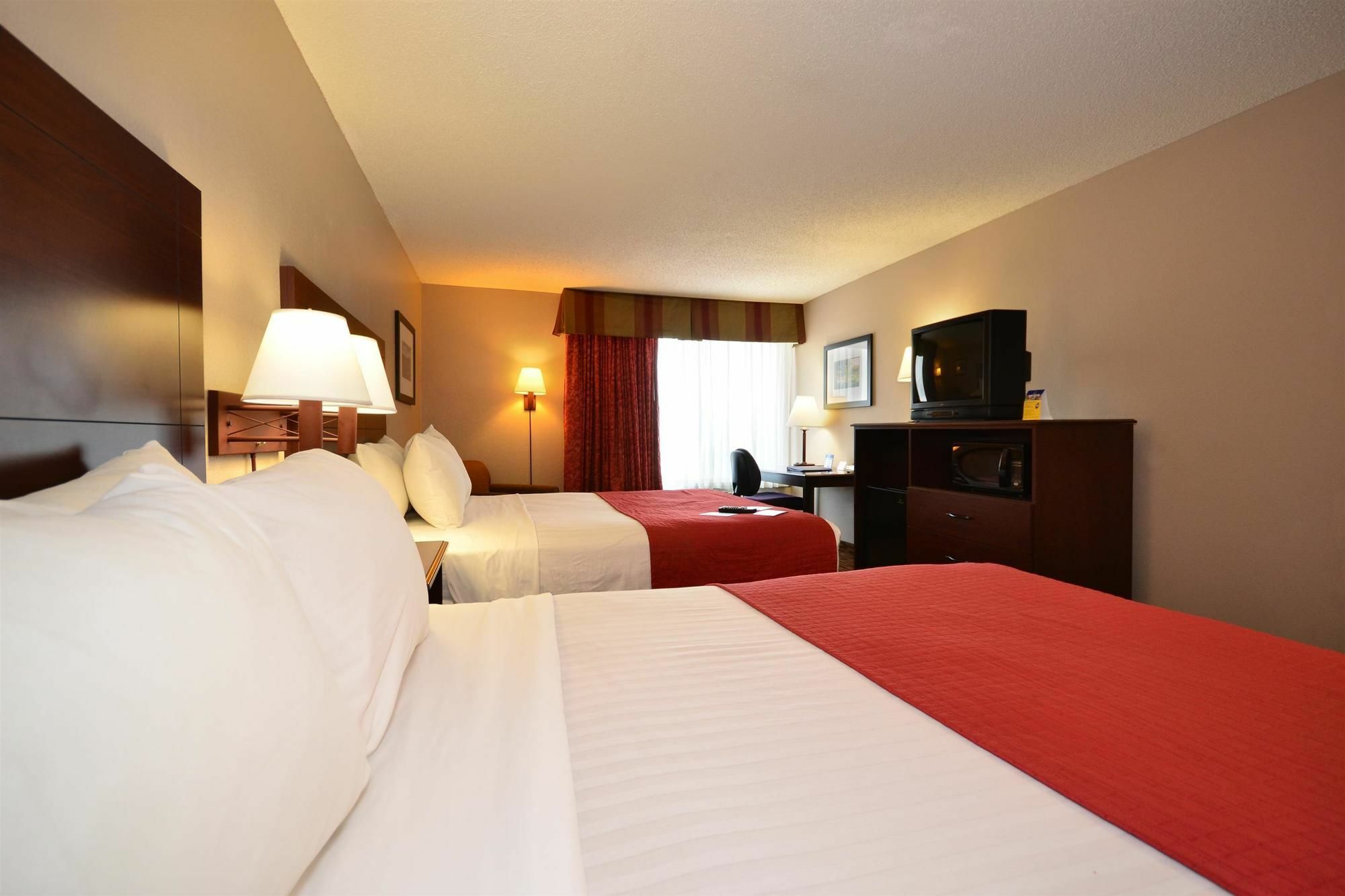 Quality Inn & Suites Lawrence - University Area Екстер'єр фото