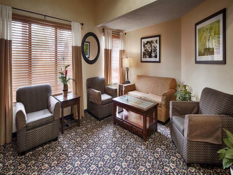 Quality Inn & Suites Lawrence - University Area Екстер'єр фото