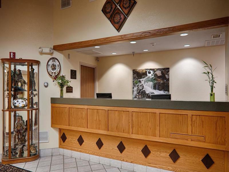 Quality Inn & Suites Lawrence - University Area Екстер'єр фото